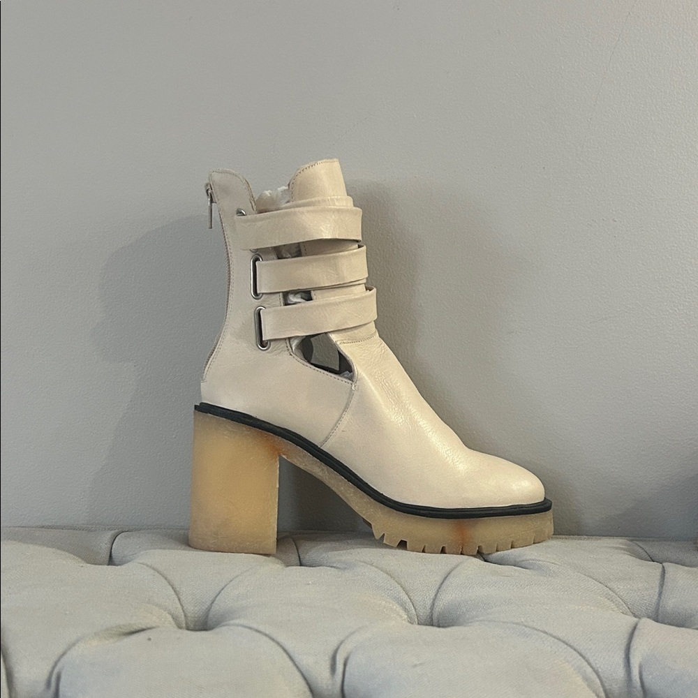Free People Stylish Cream Women's Boots